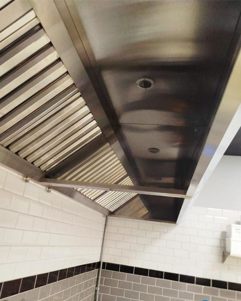 Coifa inercial de parede em inox, vista por baixo