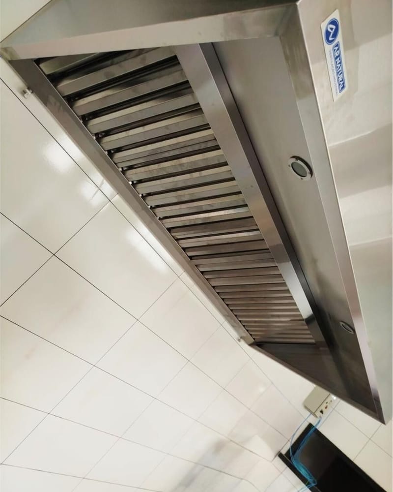 Filtros metálicos inerciais de uma coifa em inox